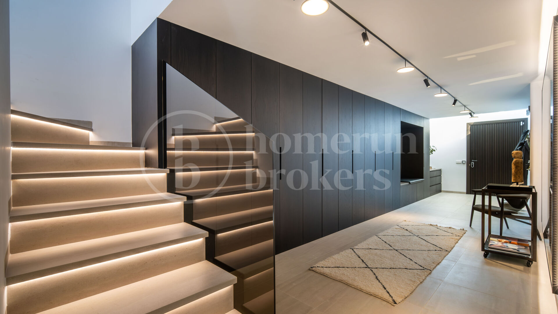 La Colina 18 - Renovated Townhouse in Aloha, Nueva Andalucia