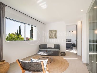 La Colina 18 - Renovated Townhouse in Aloha, Nueva Andalucia