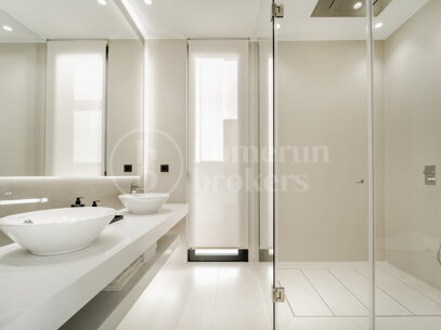 Modern villas located in Rio Verde, Golden Mile, just 100 m from the beach!