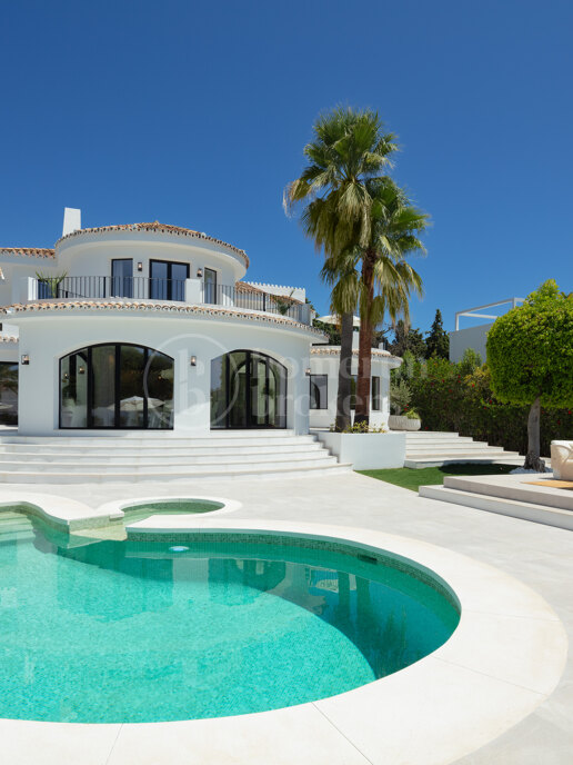 Aloha 140 - Villa with unique architectural design located in Aloha, Nueva Andalucia