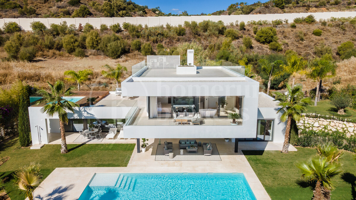 Villa Los Olivos 18 - Modern Masterpiece in Nueva Andalucia