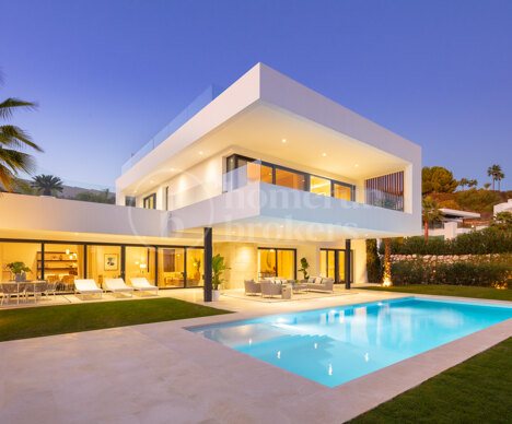 Villa Los Olivos 18 - Modern Masterpiece in Nueva Andalucia