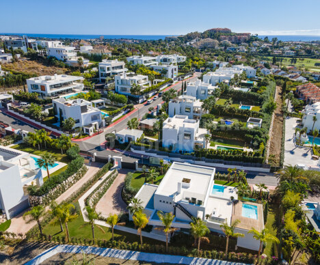 Villa Los Olivos 18 - Modern Masterpiece in Nueva Andalucia