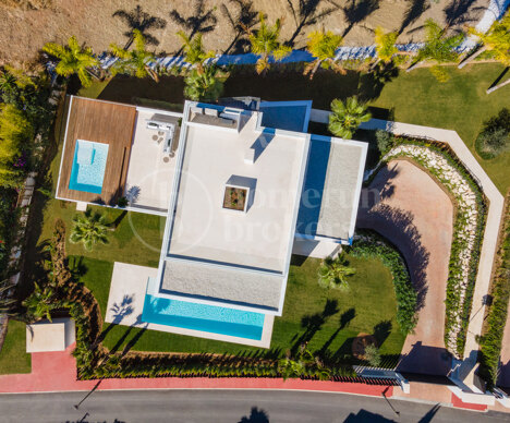 Villa Los Olivos 18 - Modern Masterpiece in Nueva Andalucia