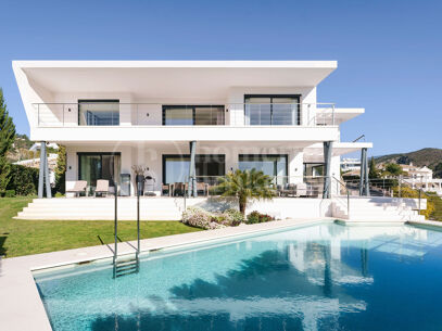 Villa Lea - Contemporary Villa in Lomas de La Quinta