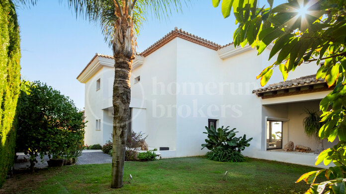 Villa Clara - Renovated Villa Located in Sierra Blanca - Marbella Golden Mile