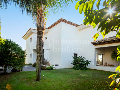Villa Clara - Renovated Villa Located in Sierra Blanca - Marbella Golden Mile