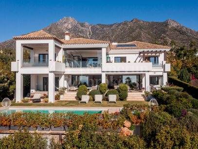 Villa Clara - Renovated Villa Located in Sierra Blanca - Marbella Golden Mile