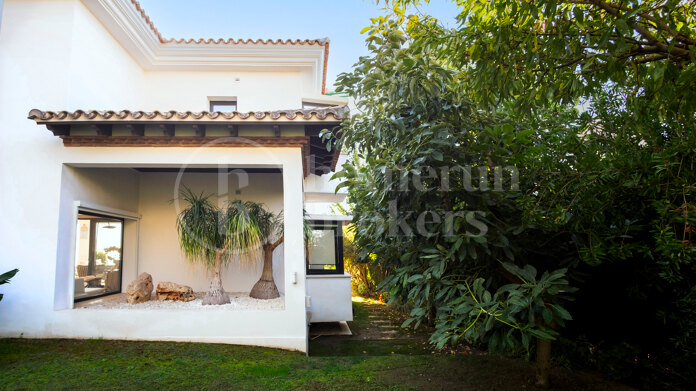 Villa Clara - Renovated Villa Located in Sierra Blanca - Marbella Golden Mile