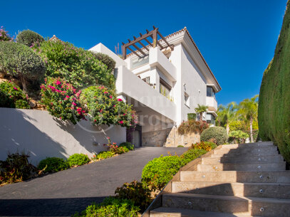 Villa Clara - Renovated Villa Located in Sierra Blanca - Marbella Golden Mile