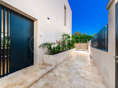 Villa Lipto - Modern Villa Walking distance to San Pedro Beach