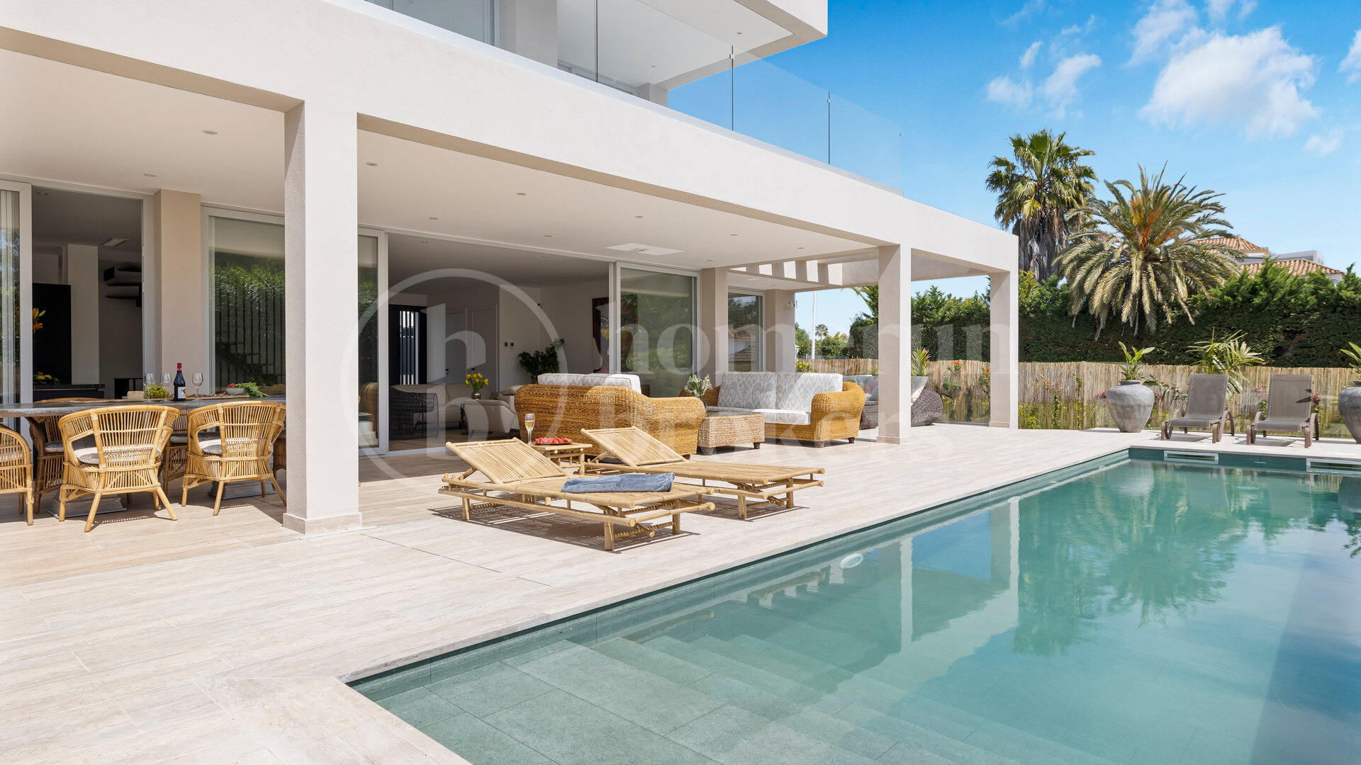 Villa Lipto - Modern Villa Walking distance to San Pedro Beach