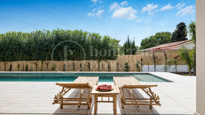 Villa Lipto - Modern Villa Walking distance to San Pedro Beach