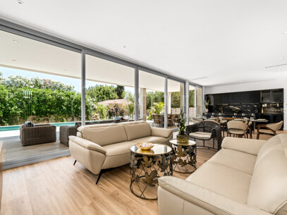 Villa Lipto - Modern Villa Walking distance to San Pedro Beach