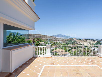 Villa Daniella - Luxurious 8 Bedroom Villa