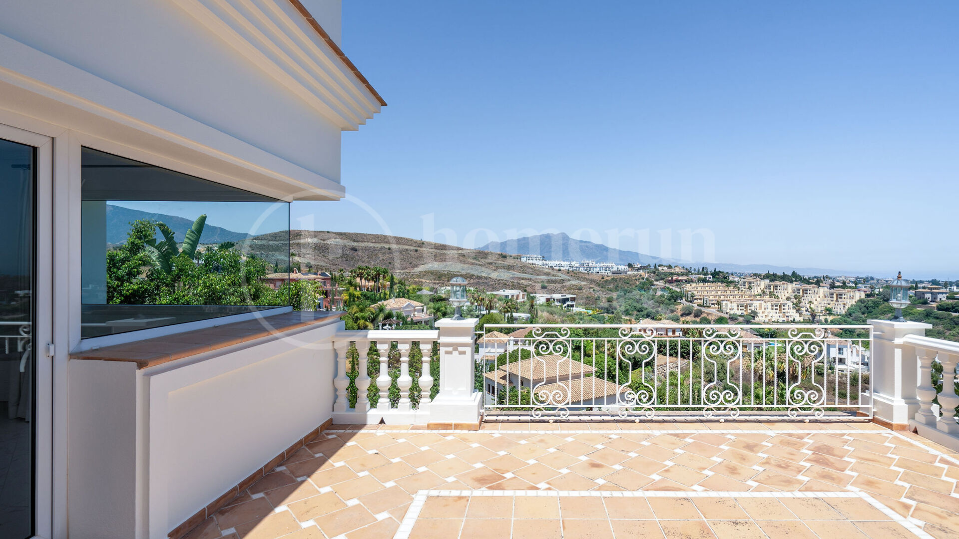 Villa Daniella - Luxurious 8 Bedroom Villa