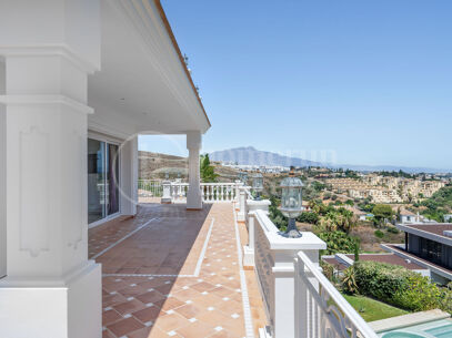 Villa Daniella - Luxurious 8 Bedroom Villa