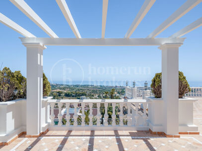 Villa Daniella - Luxurious 8 Bedroom Villa