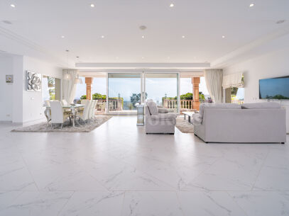 Villa Daniella - Luxurious 8 Bedroom Villa