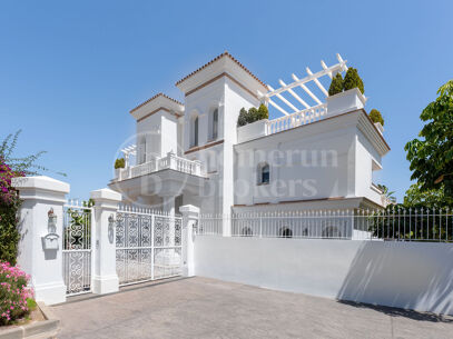 Villa Daniella - Luxurious 8 Bedroom Villa