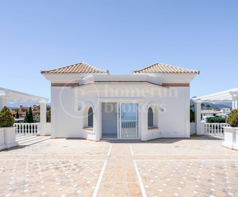 Villa Daniella - Luxurious 8 Bedroom Villa