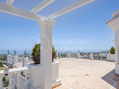 Villa Daniella - Luxurious 8 Bedroom Villa