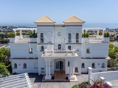 Villa Daniella - Luxurious 8 Bedroom Villa