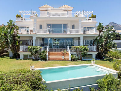 Villa Daniella - Luxurious 8 Bedroom Villa