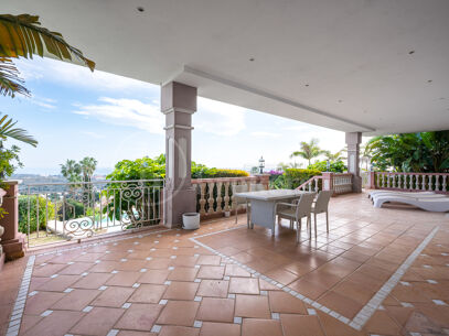 Villa Daniella - Luxurious 8 Bedroom Villa