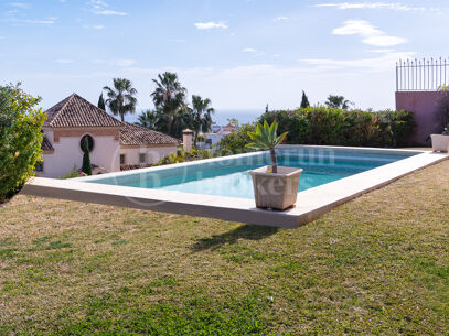 Villa Daniella - Luxurious 8 Bedroom Villa