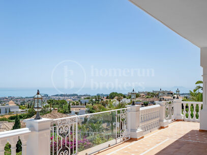 Villa Daniella - Luxurious 8 Bedroom Villa