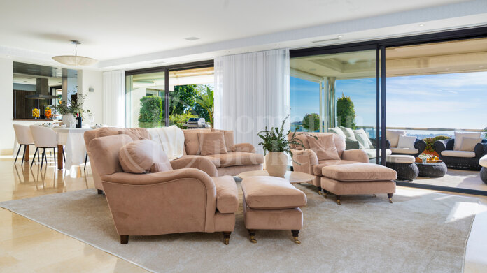 Los Arrayanes - Spacious Apartment with Panoramic Views in Nueva Andalucia