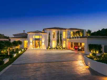 Villa Oak Valley - Impressive Villa in The El Madroñal Hillside