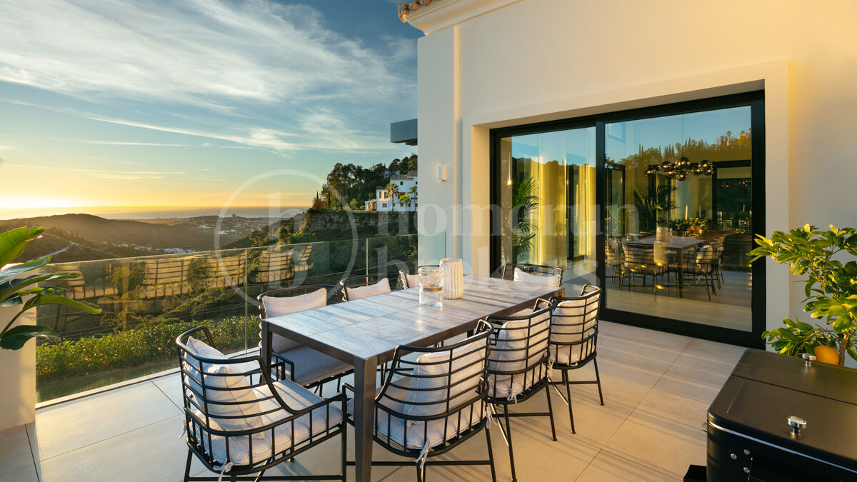 Villa Oak Valley - Impressive Villa in The El Madroñal Hillside