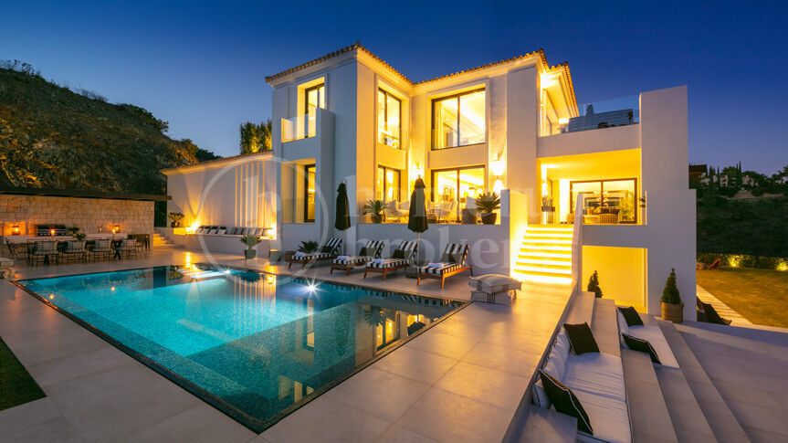 Villa Oak Valley - Impressive Villa in The El Madroñal Hillside