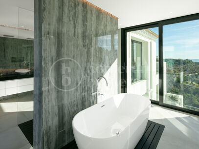 Villa Oak Valley - Impressive Villa in The El Madroñal Hillside
