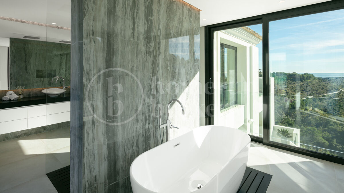Villa Oak Valley - Impressive Villa in The El Madroñal Hillside