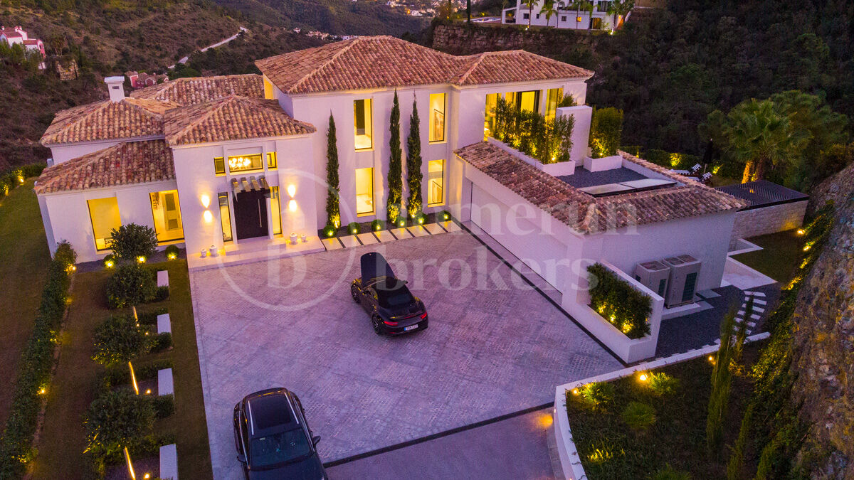 Villa Oak Valley - Impressive Villa in The El Madroñal Hillside