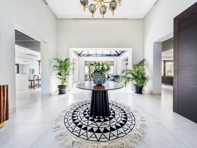 Villa Oak Valley - Impressive Villa in The El Madroñal Hillside
