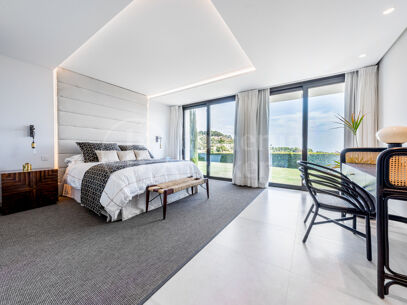 Villa Oak Valley - Impressive Villa in The El Madroñal Hillside