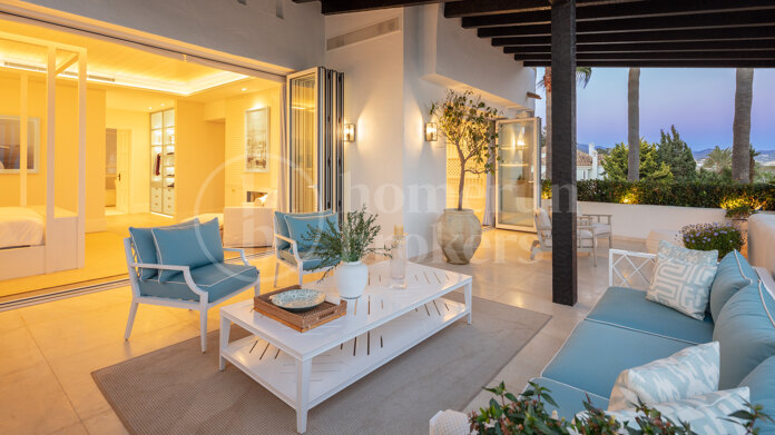 Penthouse Papaya - Duplex in Puente Romano