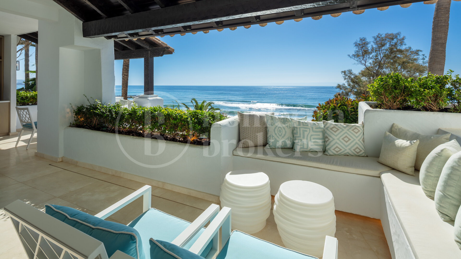 Penthouse Papaya - Duplex in Puente Romano