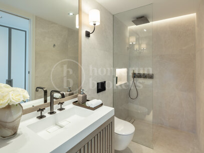 Penthouse Papaya - Duplex in Puente Romano