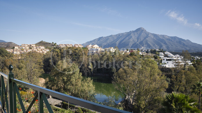 Apartment Adrienne - Panoramic Views in Nueva Andalucia