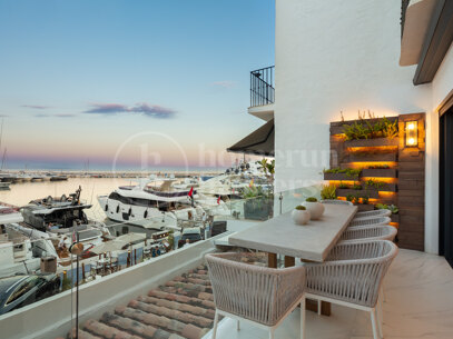 Banus 1 - Contemporary Elegance in Puerto Banús