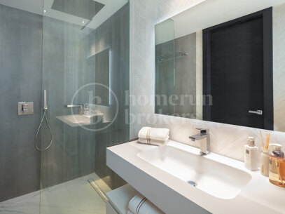 Banus 1 - Contemporary Elegance in Puerto Banús