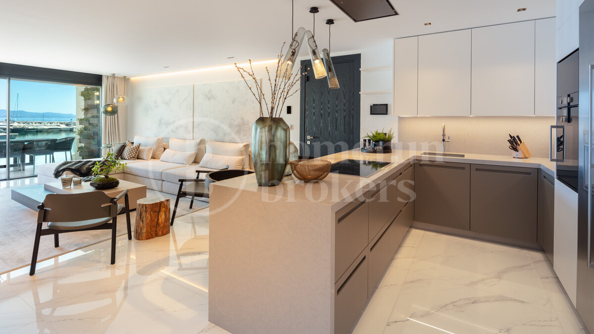 Banus 1 - Contemporary Elegance in Puerto Banús