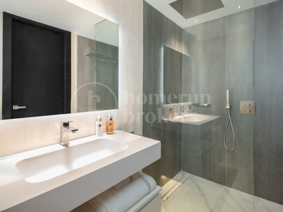 Banus 1 - Contemporary Elegance in Puerto Banús