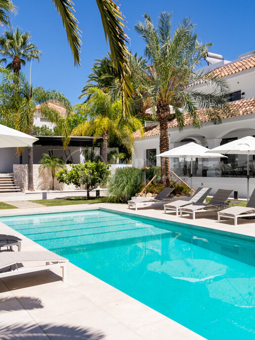 Villa Bellini - Golfside Luxury Living