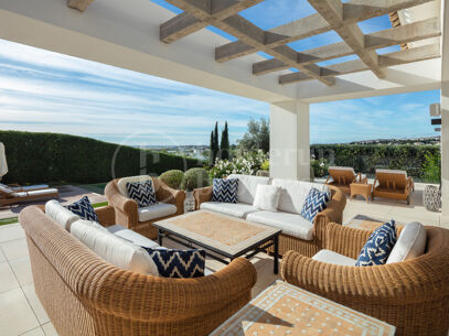 Casa Nevis - Exquisite Retreat in Marbella's Golf Valley